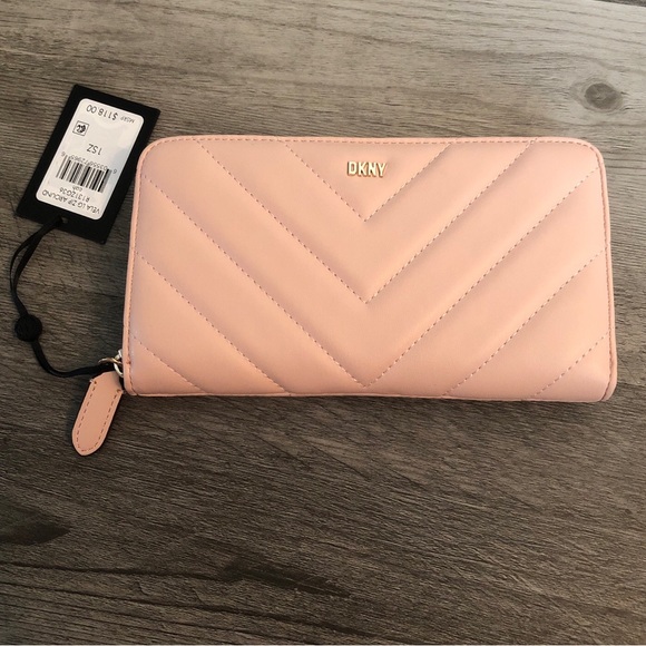 DKNY Vela Cashmere Pink Faux Leather Quilted Chevron Pattern ZA Wallet NWT - Picture 3 of 12